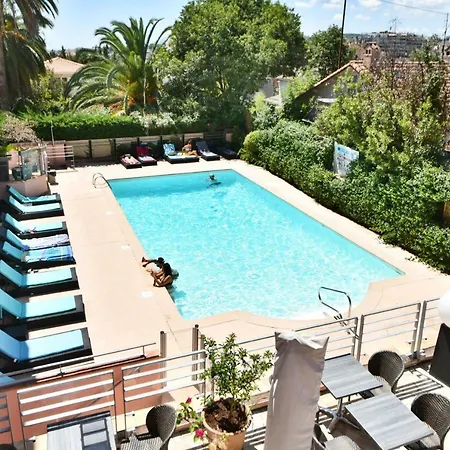 Zenitude Hotel-residences 4*